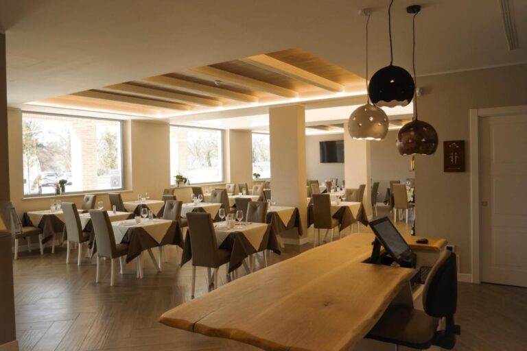 293917161 - laperla hotel